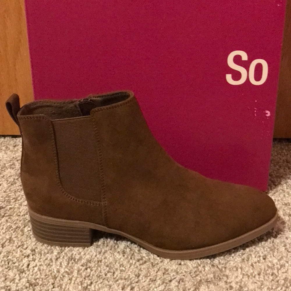 NWT Cognac SO Boots